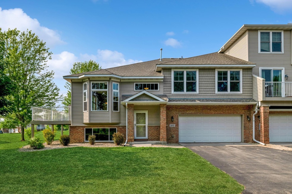 Welcome home! Lovely end-unit and private location in the development.