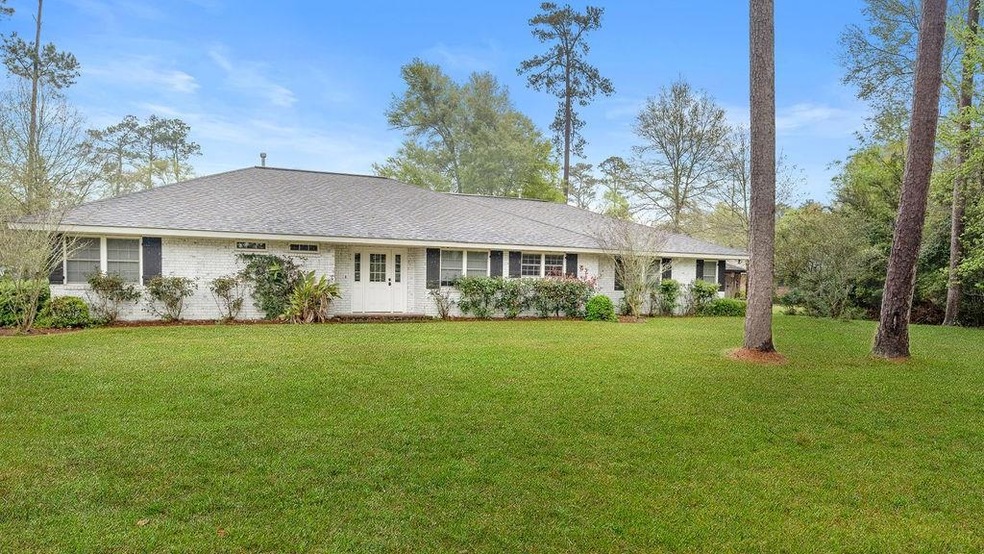 13 Pinecrest, well kept and updated ranch style ho