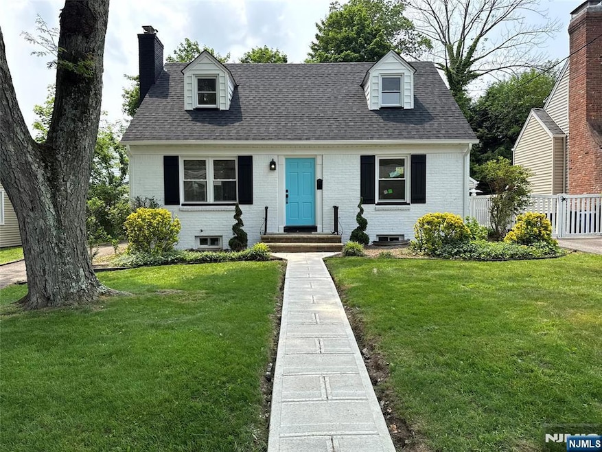 882 Lafayette Ave, Hawthorne, NJ 07506 - photo 1