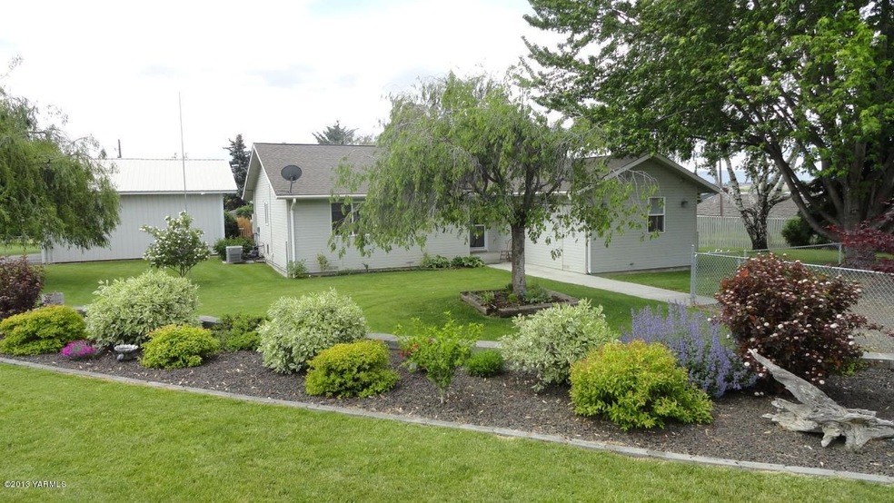 219 South 80th Avenue, Yakima