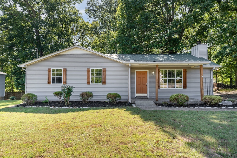 2104 Wolfe Rd, White Bluff, TN 37187 - photo 1