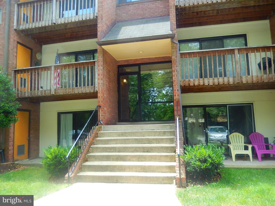 10723 West Dr unit 101, Fairfax, VA 22030 - photo 1