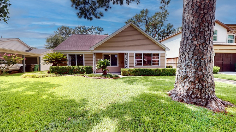 1713 Gardenia Dr, Houston, TX 77018 - photo 1