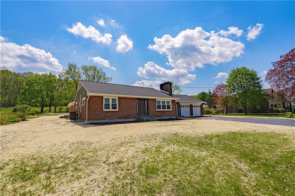 6291 Chestnut St, Zionsville, PA 18092 - photo 1