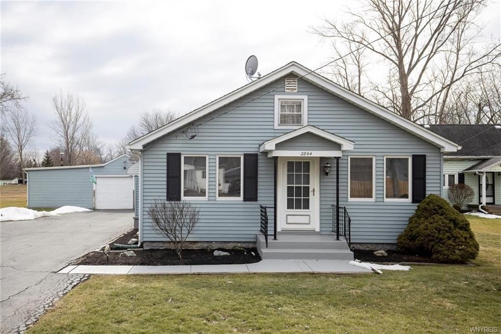 2844 Homeyer Rd, North Tonawanda, NY 14120 - photo 1