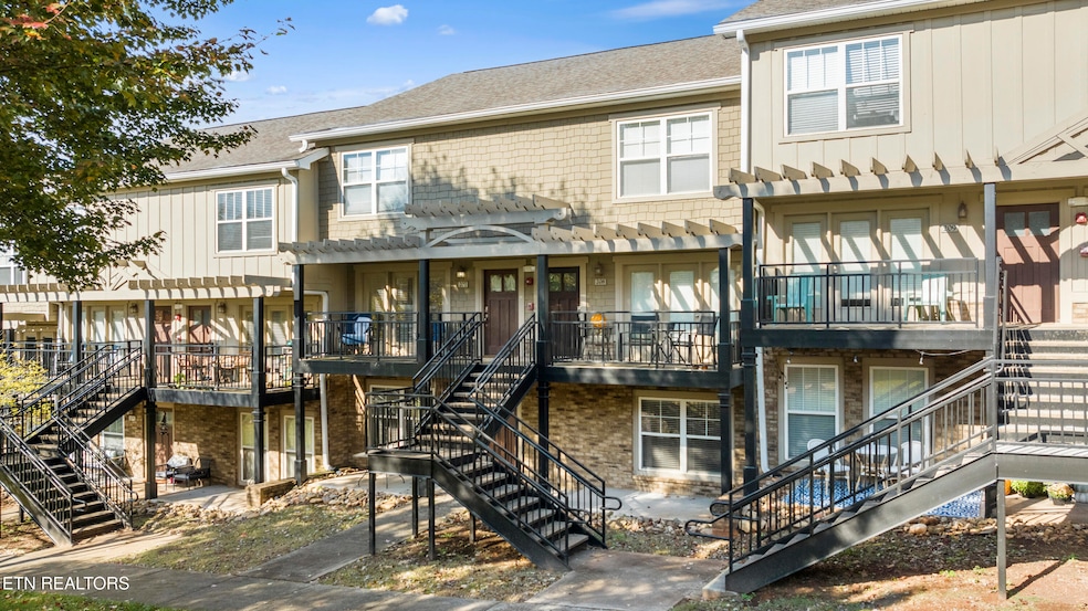 3950 Cherokee Woods Way unit 207, Knoxville, TN 37920 - photo 1