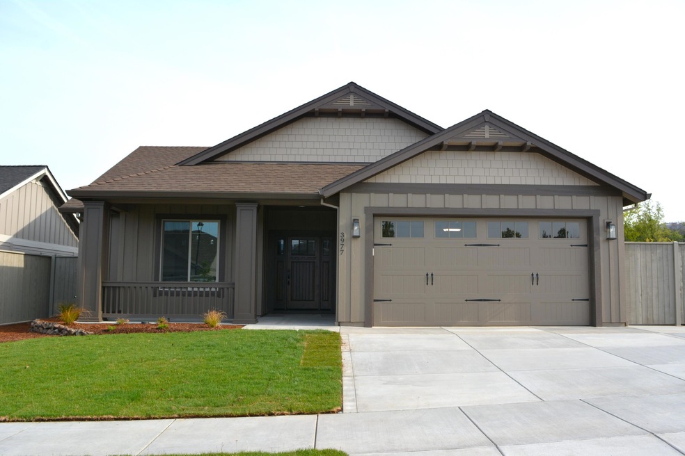 3977 Wyoming Ln, Medford, OR 97504 - photo 1