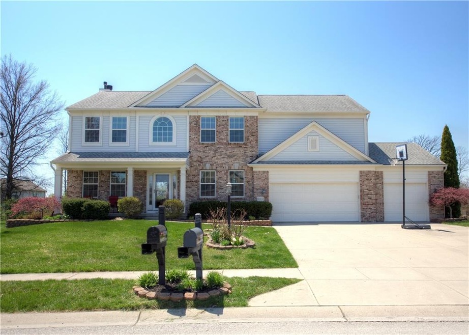 12190 Castlestone Dr, Fishers, IN 46037 - photo 1