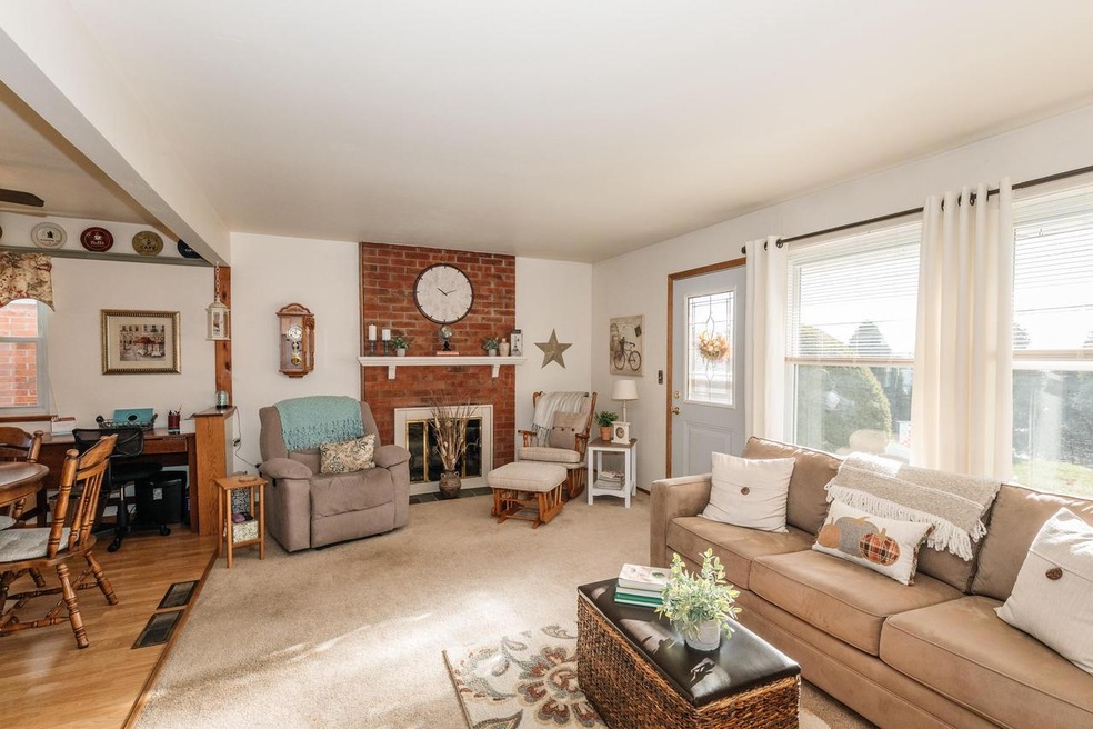 Living - Gas Fireplace