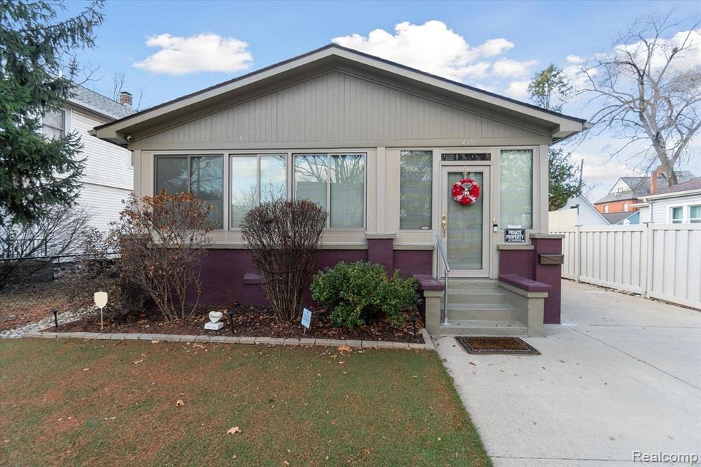 Welcome to 410 S Huron St!