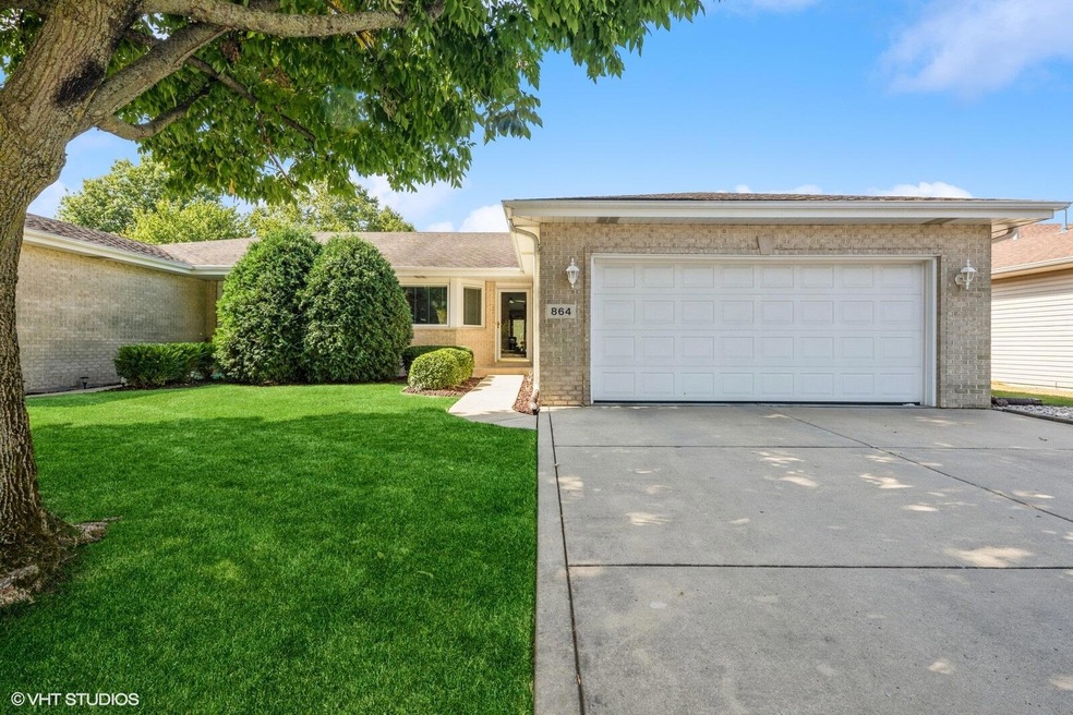 864 Blue Jay Way, Dyer, IN 46311 - photo 1