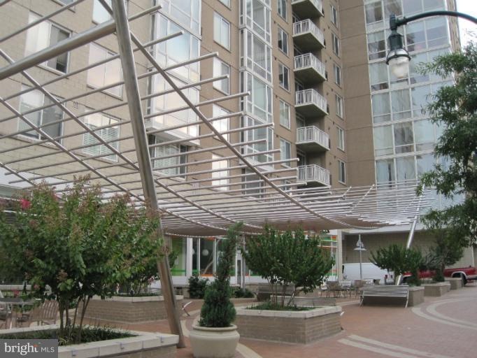 The Crescent unit 203, Silver Spring, MD 20910 - photo 1