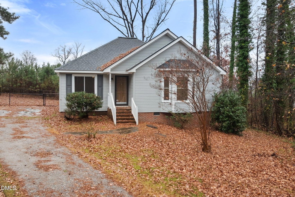 407 Damon St, Clayton, NC 27520 - photo 1