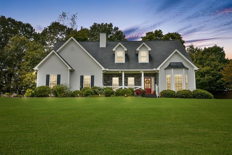 2 Story home in cul-de-sac