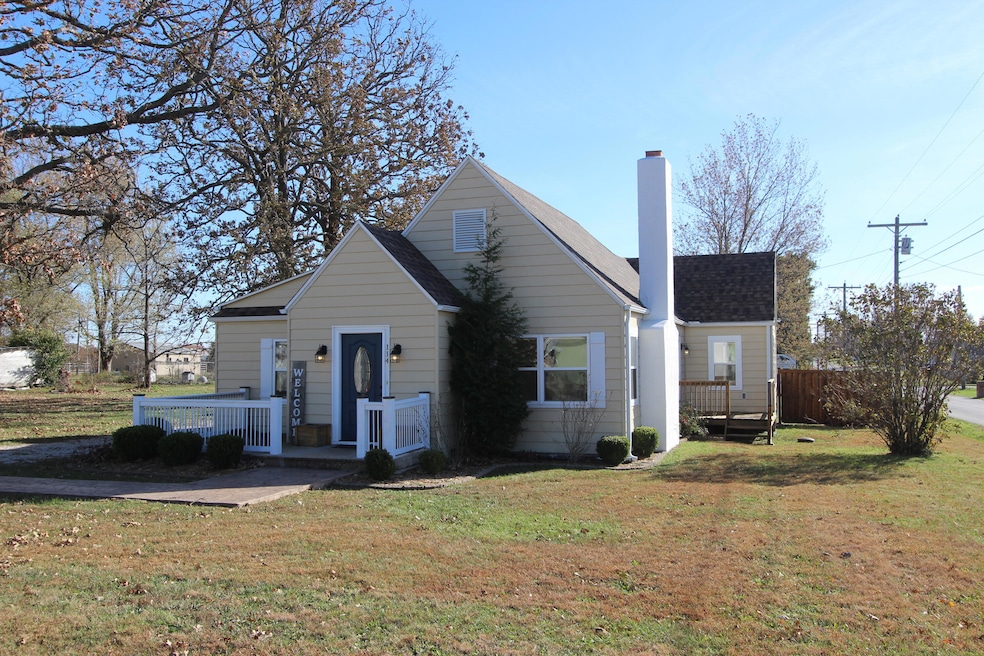 114 E Kanel Ave, Seymour, MO 65746 - photo 1