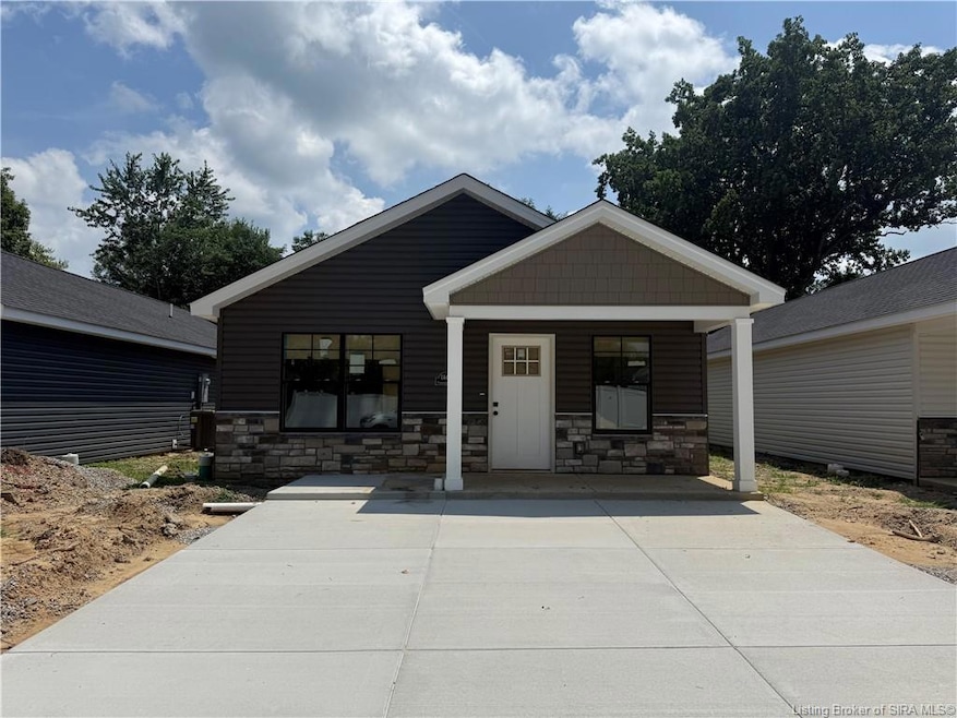 1402 Frederick Ave, Jeffersonville, IN 47130 - photo 1