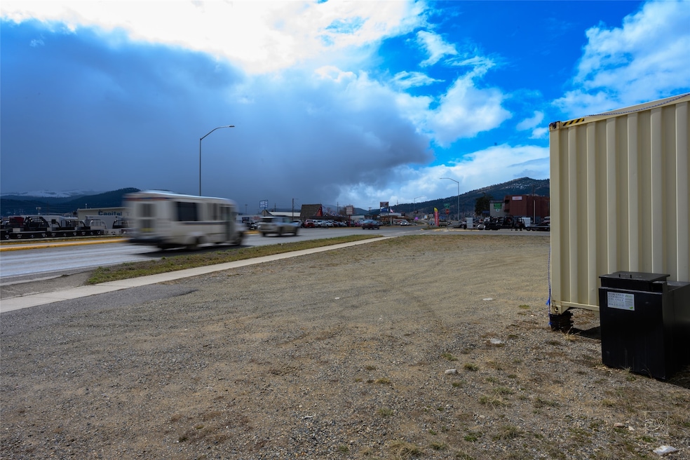 2000 N Last Chance Gulch, Helena, MT 59601 - photo 1