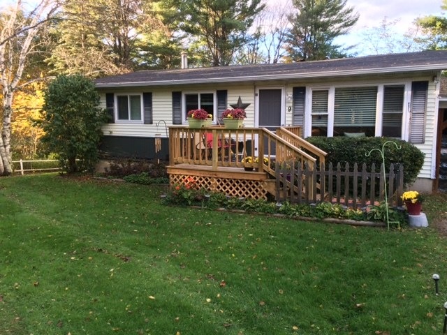 9 Blandin St, Bethlehem, NH 03574 - photo 1