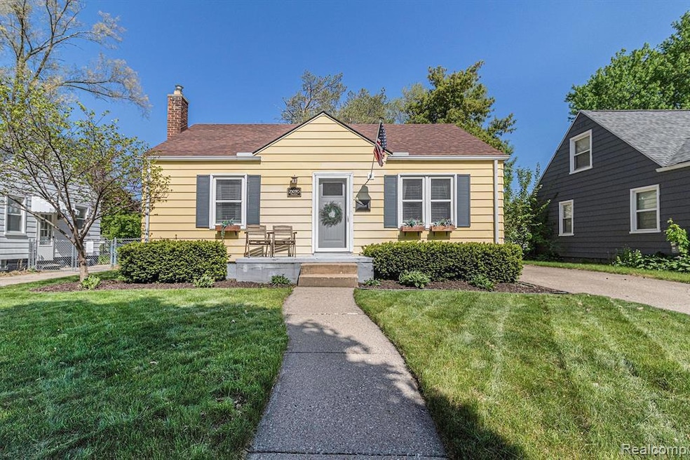 23090 Majestic St, Oak Park, MI 48237 - photo 1