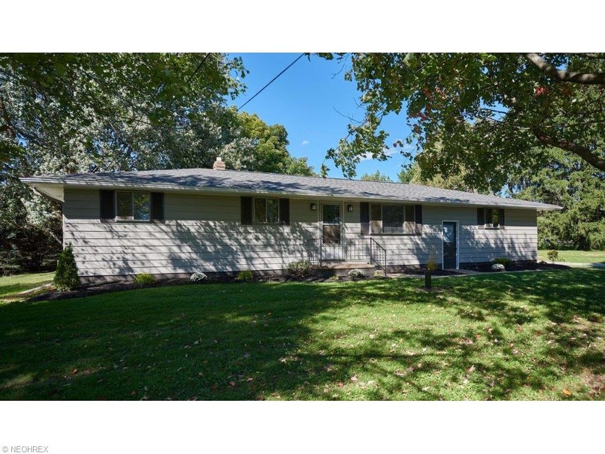 Great 3 bedroom, 1.5 bath home on over an acre!