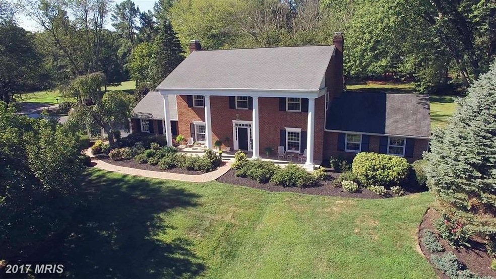 12220 Thoroughbred Rd, Herndon, VA 20171 - photo 1