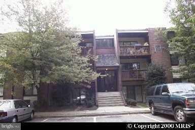 10725 West Dr unit 202, Fairfax, VA 22030 - photo 1