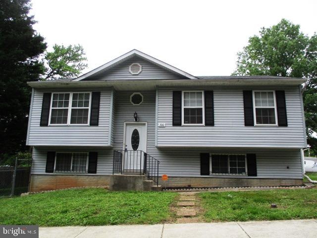 300 Goldleaf Ave, Capitol Heights, MD 20743 - photo 1