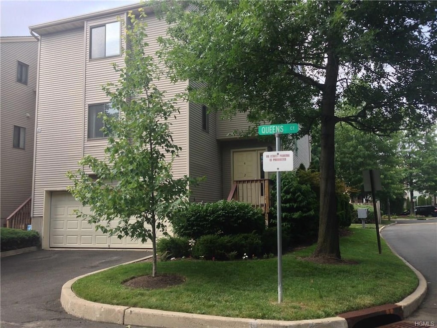 2 Queens Ct unit 2, Nanuet, NY 10954 - photo 1
