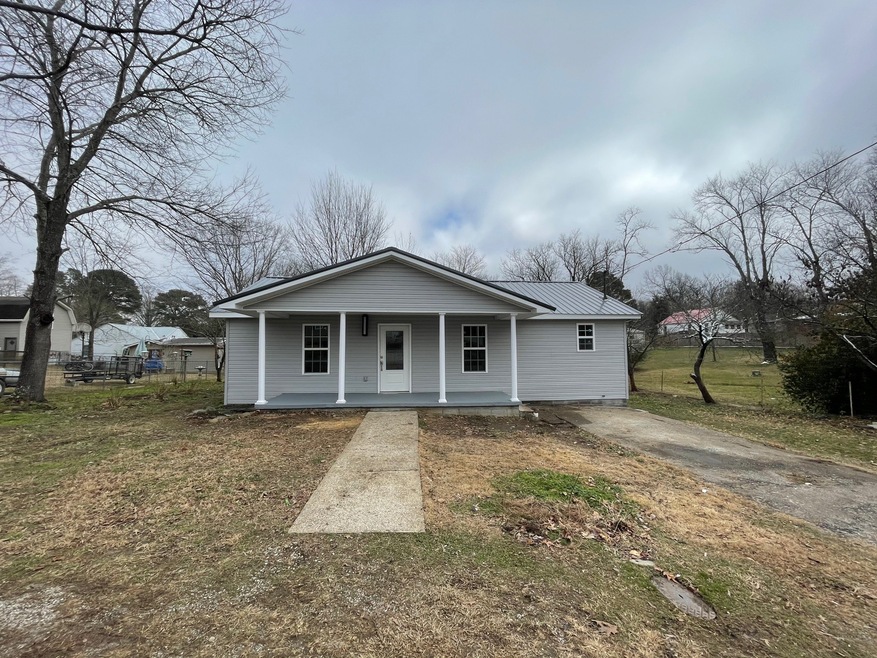 619 Maple St, Manchester, TN 37355 - photo 1