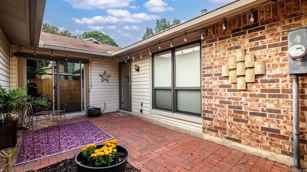 40 Hampshire Cir, Little Rock, AR 72212 - photo 1