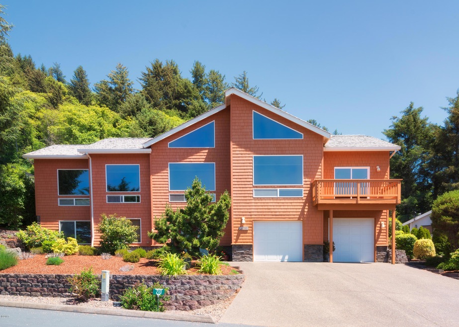 210SeaCrestWay (1)