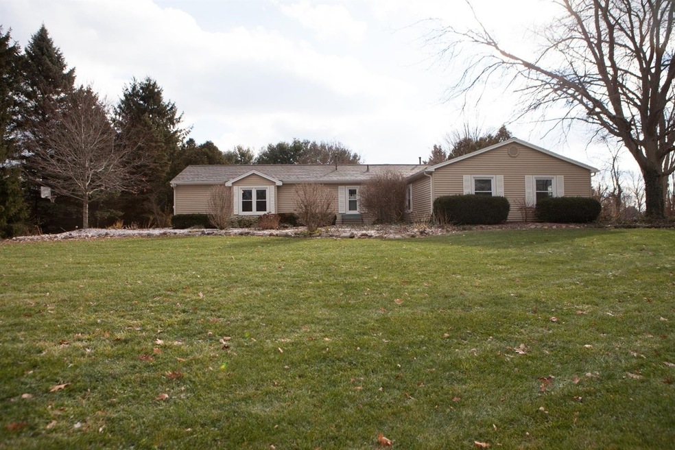 9767 Daisy Ln, Dexter, MI 48130 - photo 1