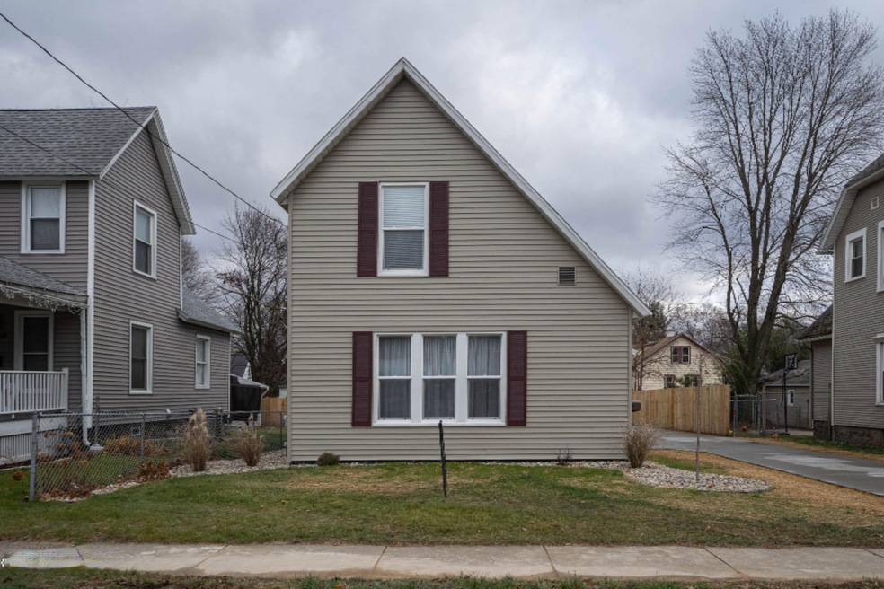 156 McKinley (1 of 18)