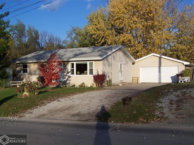 103 N Delaware St, Osceola, IA 50213 - photo 1