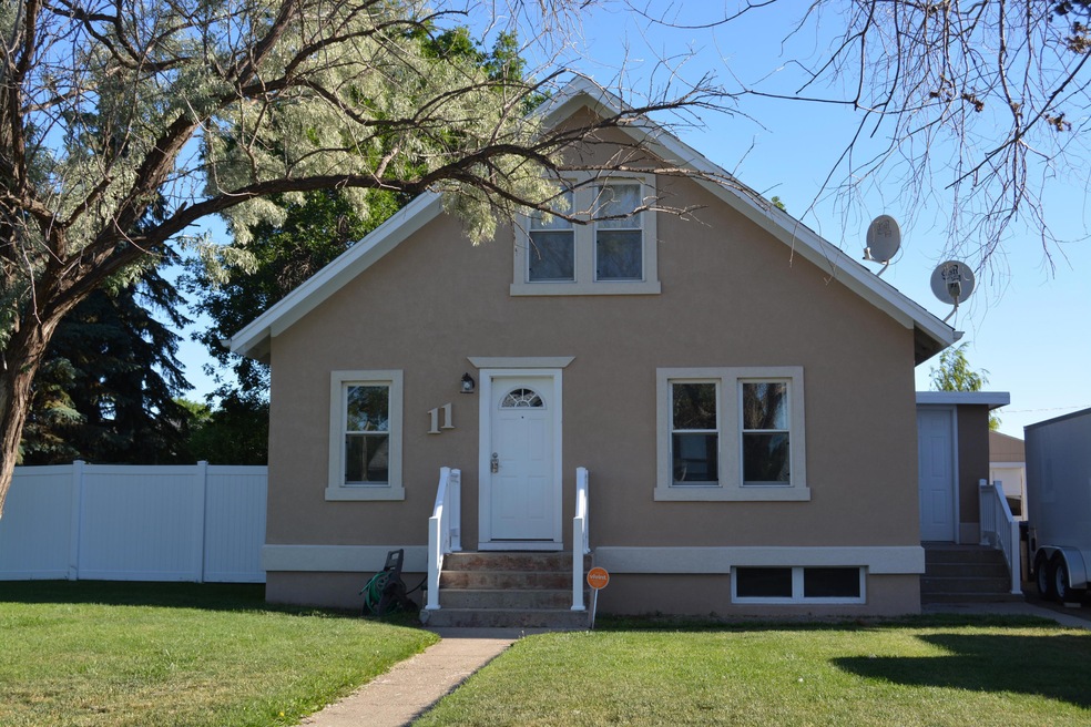 Front Exterior<|><|>
