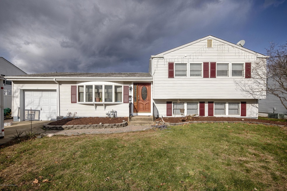 50 Stanford Dr, Hazlet, NJ 07730 - photo 1