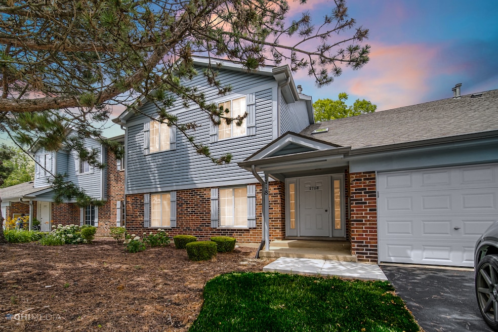 1718 Chesapeake Ln unit 5, Schaumburg, IL 60193 - photo 1