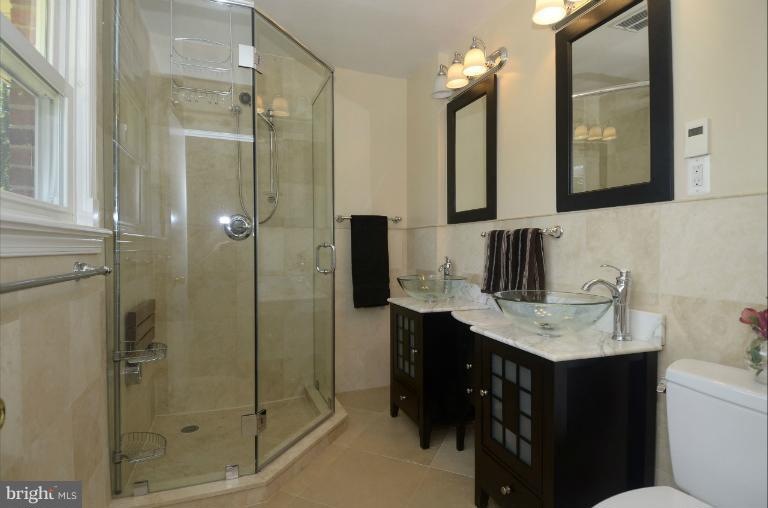 11301 Wacomor Dr, Germantown, MD 20876 - photo 1