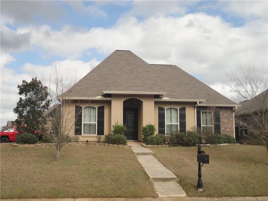 304 Crossover Dr, Pineville, LA 71360 - photo 1