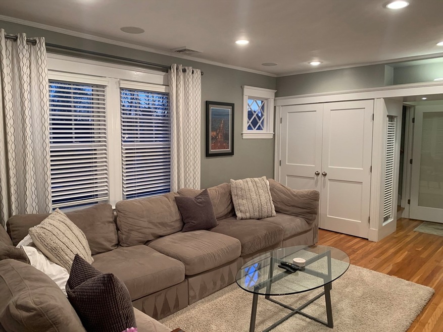 305 Webster St unit 202, Auburndale, MA 02466 - photo 1