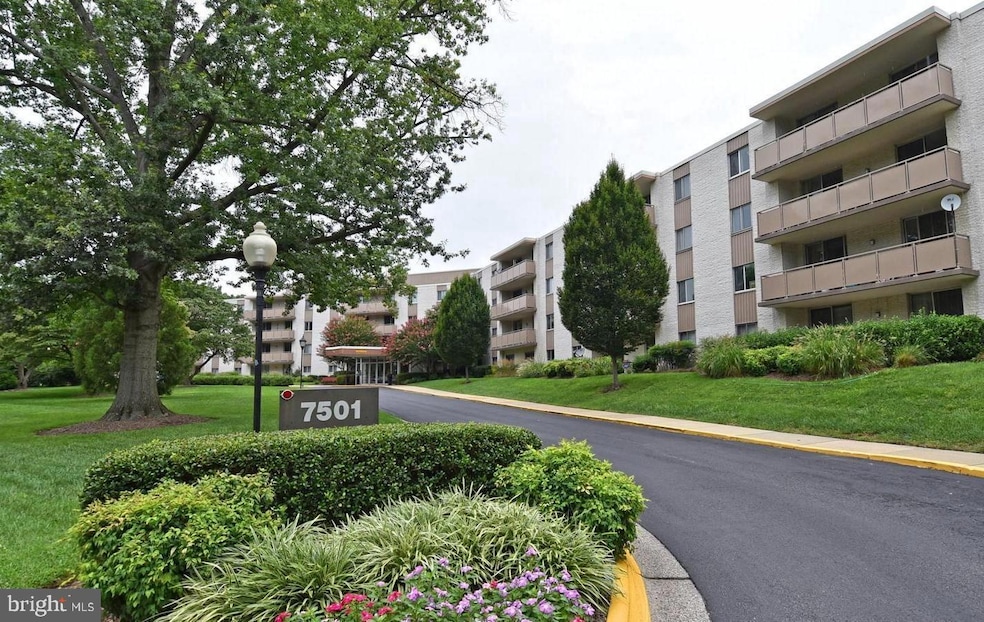 Lakeside Terrace, Bethesda, MD 20817 - photo 1