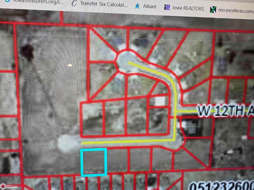 413 W 12th Ave N, Clear Lake, IA 50428 - photo 1