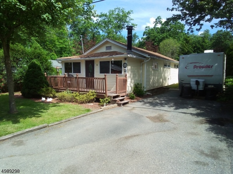 6 Madelyn Ave, West Milford, NJ 07480 - photo 1