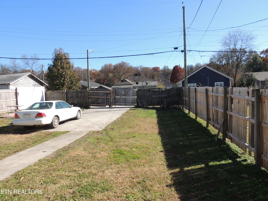 430 E Caldwell Ave, Knoxville, TN 37917 - photo 1