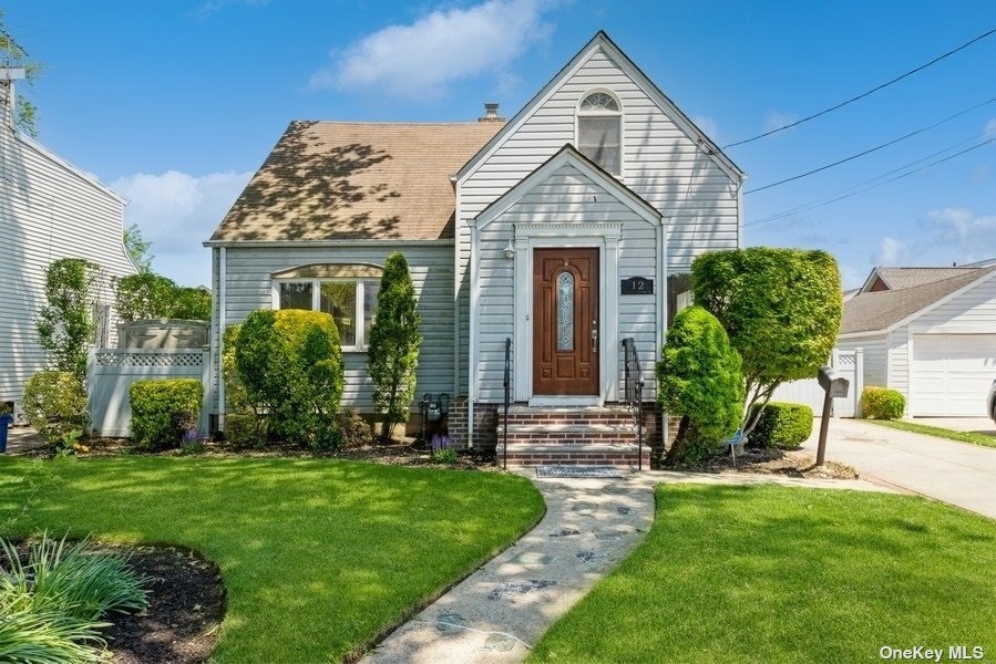 12 Emmett St, New Hyde Park, NY 11040 - photo 1