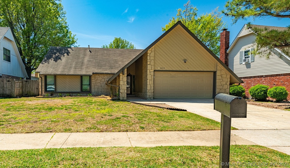 2213 W Edgewater St, Broken Arrow, OK 74012 - photo 1