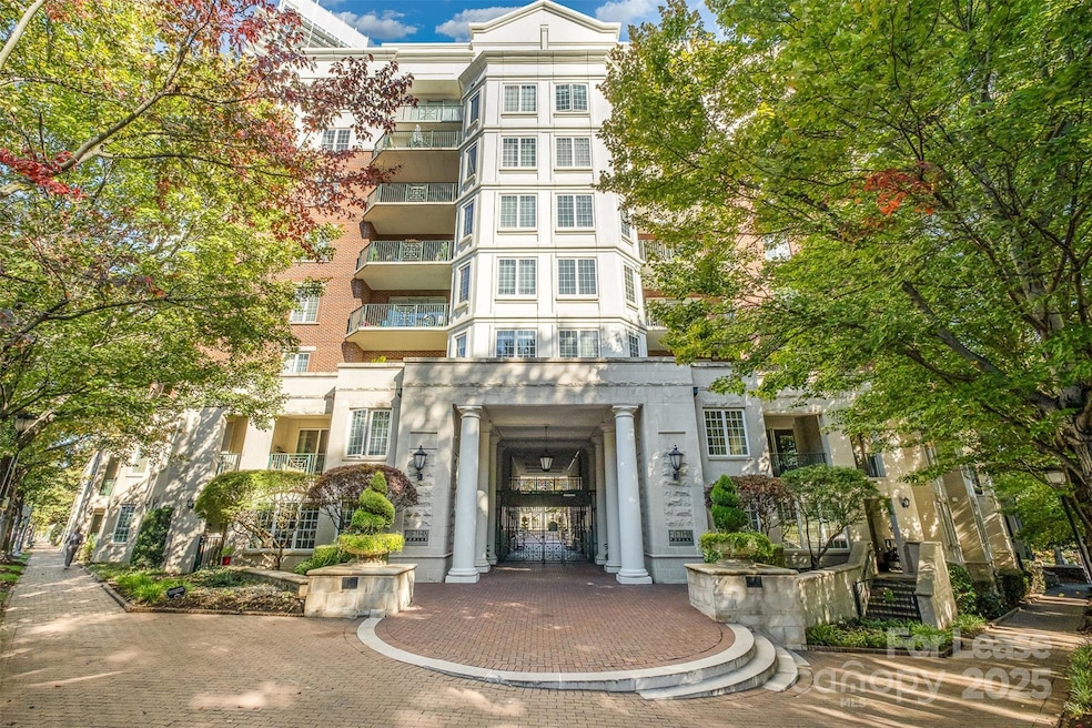 Fifth & Poplar: THE Place To Live In Uptown!