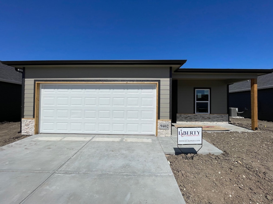 9402 Creed St, Wichita, KS 67210 - photo 1