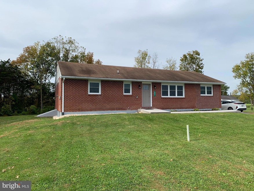 521 Sachs Rd unit 2, Gettysburg, PA 17325 - photo 1