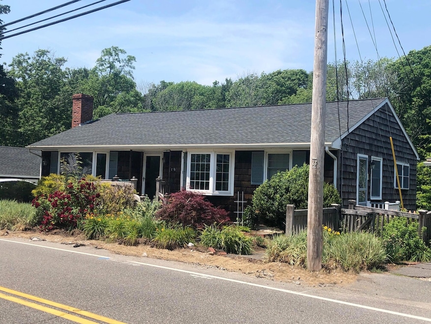 105 Pepperrell Rd, Kittery, ME 03905 - photo 1